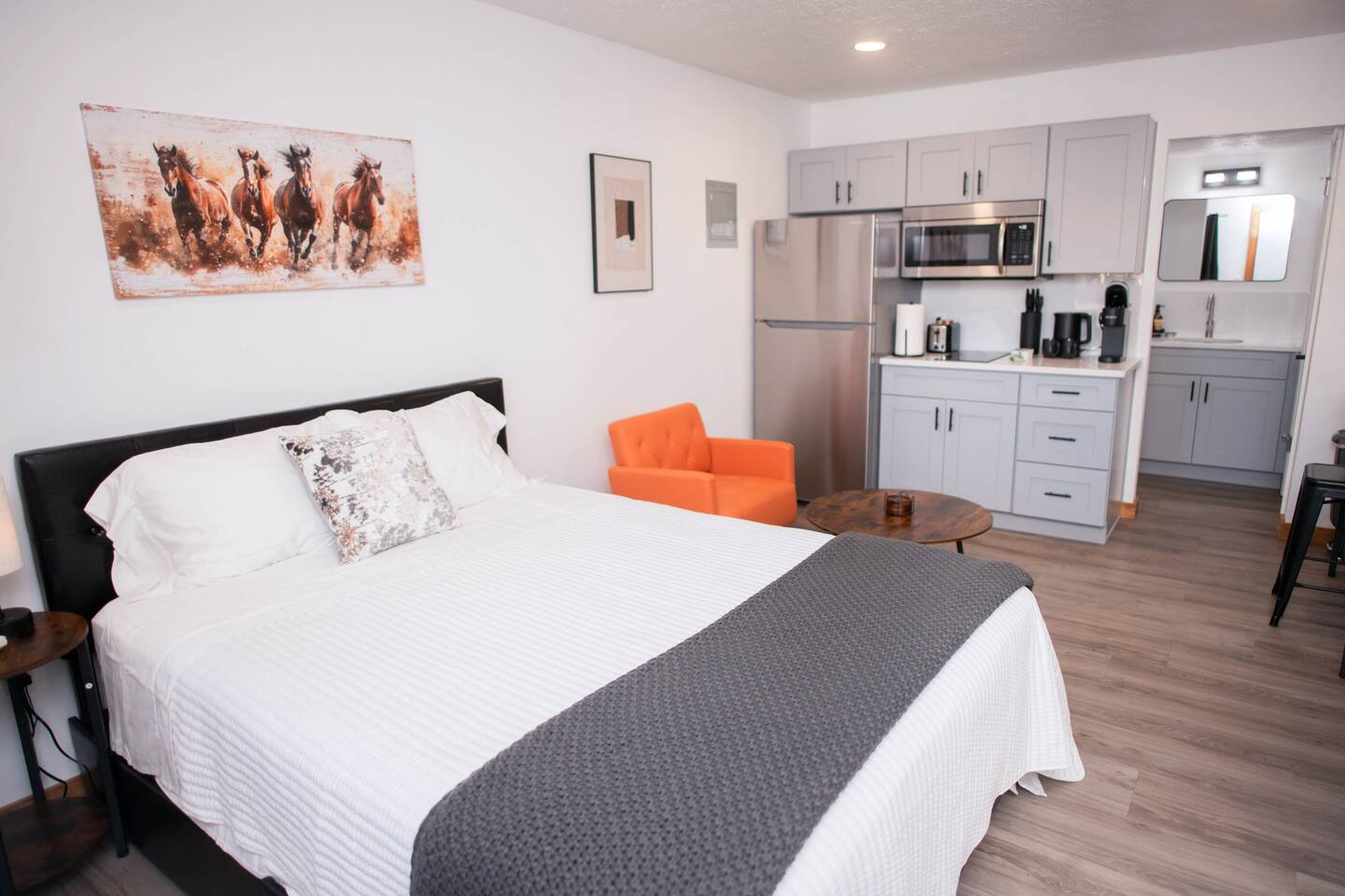 Modern kitchen in furnished Mt. Sterling apartment for travel nurses