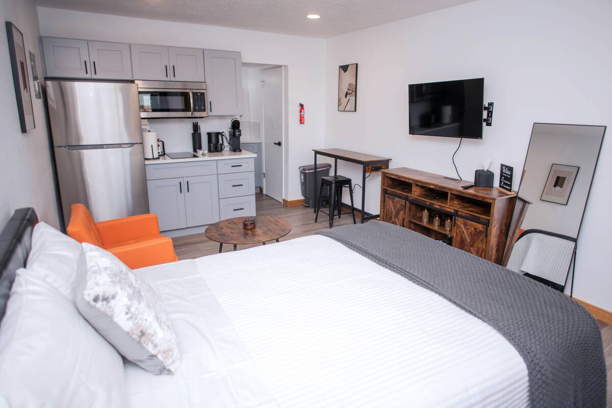 Comfortable sleeping area in Mt. Sterling extended stay housing